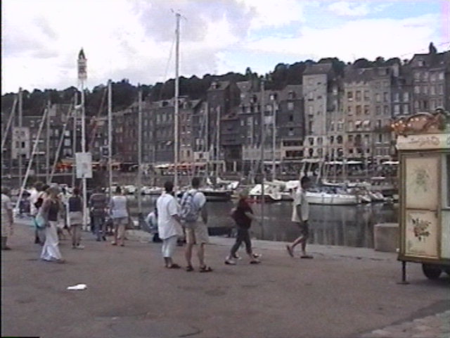 49 - LE VIEUX PORT 3.JPG